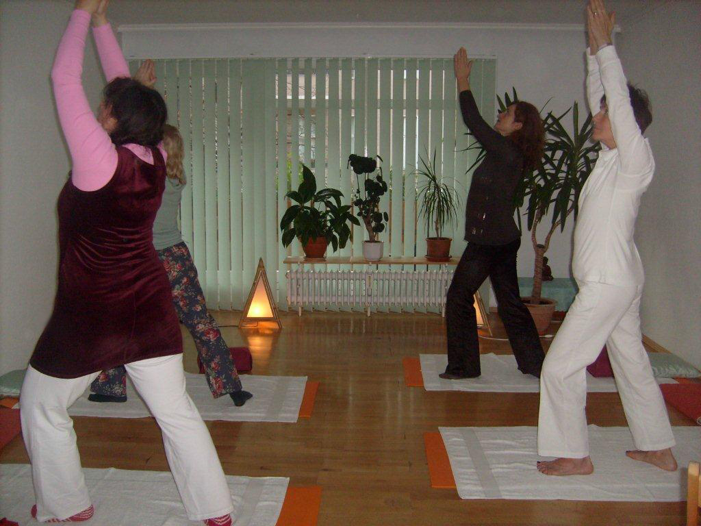 Yoga-Übung im Stehen